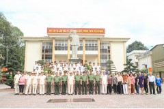 Có một nơi sâu nặng nghĩa thầy trò đến thế!