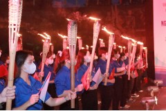 Đoàn Trường Đại học An ninh nhân dân tham gia Chương trình thắp nến tri ân các Anh hùng liệt sĩ tại Nghĩa trang Liệt sĩ Thành phố Hồ Chí Minh 
