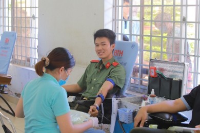 Giọt máu nghĩa tình vì đồng đội thân yêu