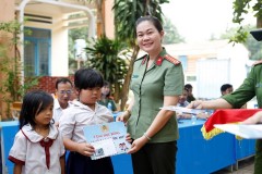 Hội phụ nữ Trường Đại học An ninh nhân dân tổ chức hoạt động về nguồn, tuyên truyền giáo dục kỹ năng sống; khám bệnh, phát thuốc  tại xã La Ngâu, huyện Tánh Linh, tỉnh Bình Thuận