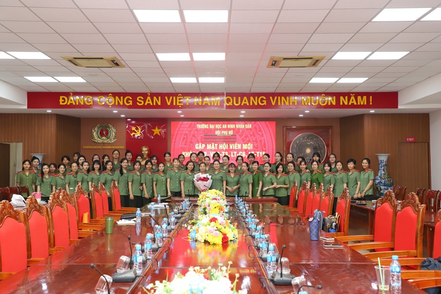Chương trình gặp mặt hội viên mới và báo cáo chuyên đề “Văn hóa giao tiếp, ứng xử” 