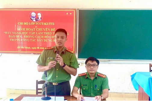 Sinh hoạt “Chi bộ 4 tốt” và tổ chức thực hành chuyên đề “Công tác tư tưởng của Đảng trong tình hình hiện nay” bằng hình thức biểu diễn văn nghệ truyền thống tại Chi bộ Lớp Trung cấp lý luận chính trị khóa 2, hệ tập trung, lớp thứ 2 (TCCT.K2.TT2)