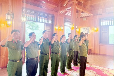 Lớp T04.TCCT. K1.KTT5 thực hành “Thi kể chuyện về tấm gương đạo đức của Hồ Chí Minh” và “Tìm hiểu Không gian văn hoá Hồ Chí Minh” tại Trường Đại học An ninh nhân dân