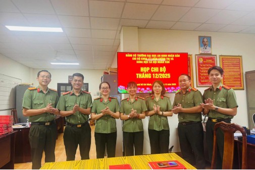 Chi bộ Khoa Lý luận chính trị và Khoa học xã hội nhân văn tổ chức sinh hoạt thường kỳ tháng 12/2025 kết hợp sinh hoạt chuyên đề quý IV/2025 và biểu dương đảng viên tham gia cuộc thi Viết chính luận cấp Khoa năm 2025