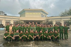 Lớp T04.TCCT.K2.KTT1 Gia Lai tham quan Bảo tàng tỉnh Gia Lai