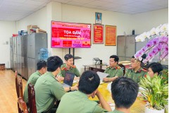Khoa lý luận chính trị và Khoa học xã hội nhân văn tổ chức Tọa đàm Phong trào “Bình dân học vụ số” trong tình hình mới và nâng cao năng lực chuyển đổi số cho học viên Trường Đại học An ninh nhân dân