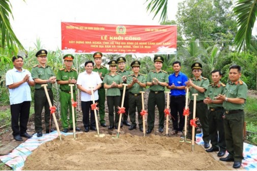 Trường Đại học An ninh nhân dân phối hợp Công an tỉnh Cà Mau khởi công xây dựng nhà nghĩa tình tại xã Tân Hưng, tỉnh Cà Mau