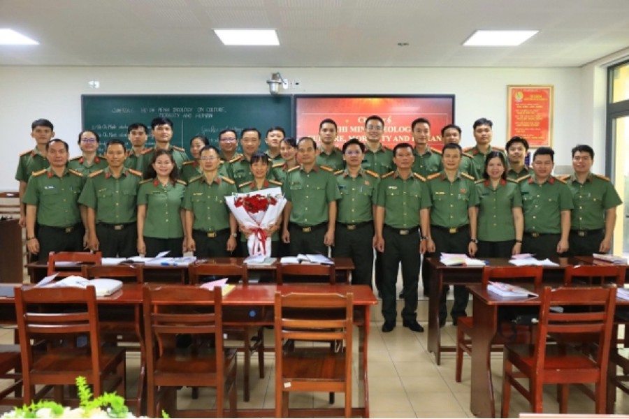 Trường Đại học An ninh nhân dân tổ chức đánh giá bài dạy giỏi môn Tư tưởng Hồ Chí Minh bằng tiếng Anh Trường Đại học An ninh nhân dân tổ chức đánh giá bài dạy giỏi môn Tư tưởng Hồ Chí Minh bằng tiếng Anh