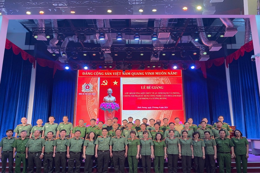 Trường Đại học An ninh nhân dân tham gia báo cáo tập huấn lớp Bồi dưỡng kiến thức an ninh mạng và phòng chống tội phạm công nghệ cao cho Công an tỉnh Bình Dương
