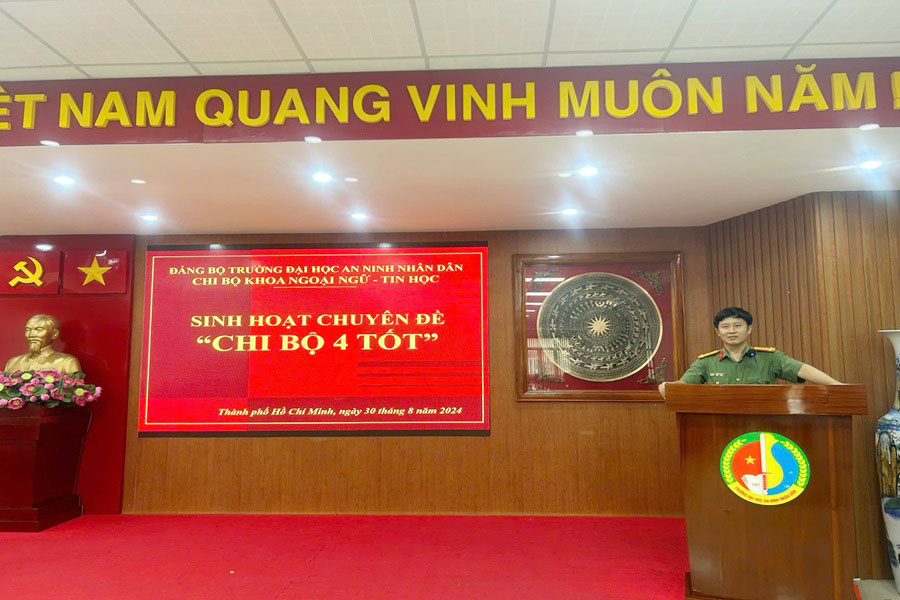 Chi bộ Khoa Ngoại ngữ - Tin học tổ chức sinh hoạt Chuyên đề “chi bộ 4 tốt”