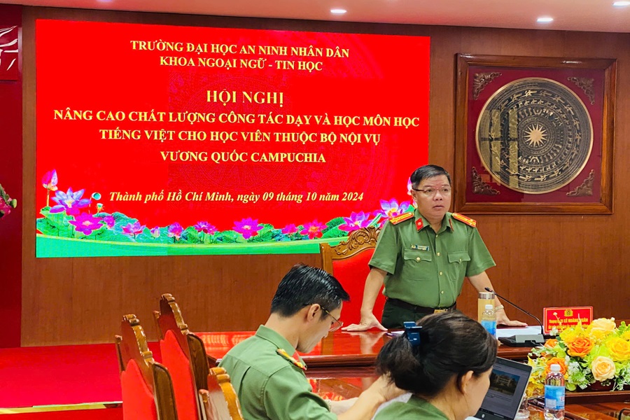 Khoa Ngoại ngữ – Tin học tổ chức Hội nghị cấp Khoa, chủ đề “Nâng cao chất lượng công tác dạy và học môn học tiếng Việt cho học viên thuộc Bộ Nội vụ Vương quốc Campuchia”