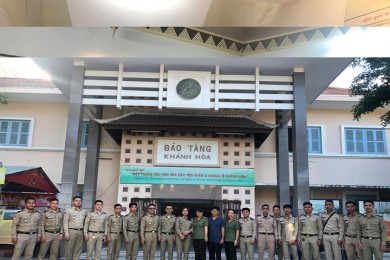 Tổ chức tham quan thực tế cuối khoá thực hành tiếng Việt cho học viên lớp Q13D Bộ Nội vụ Vương quốc Campuchia