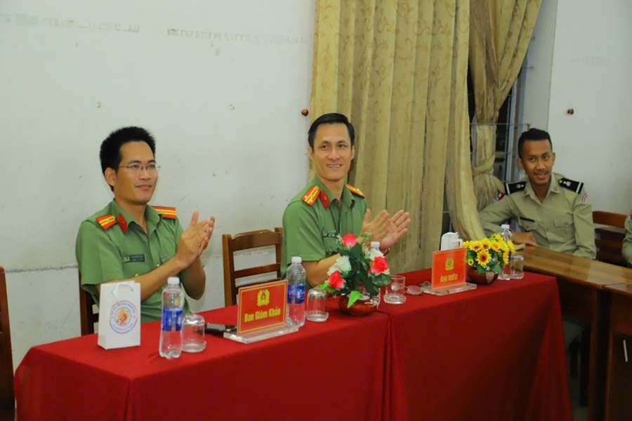 Tổ chức cuộc thi "Rung chuông vàng" chào mừng kỷ niệm 71 năm ngày Quốc khánh Campuchia cho học viên Bộ Nội vụ Vương quốc Campuchia