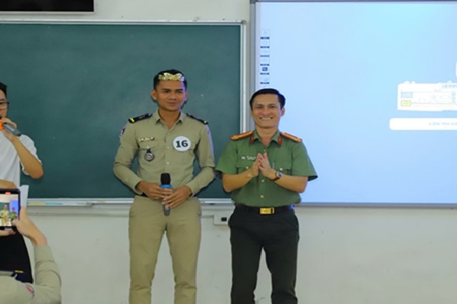 Tổ chức cuộc thi "Rung chuông vàng" chào mừng kỷ niệm 71 năm ngày Quốc khánh Campuchia cho học viên Bộ Nội vụ Vương quốc Campuchia