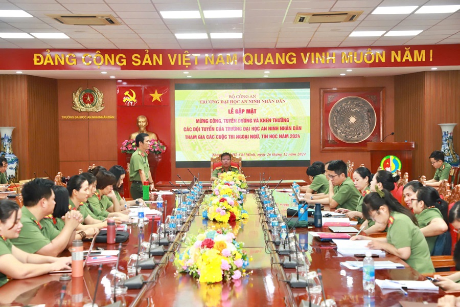 Trường Đại học An ninh nhân dân tổ chức gặp mặt mừng công, tuyên dương và khen thưởng các đội tuyển của Trường tham gia các cuộc thi Ngoại ngữ, Tin học năm 2024