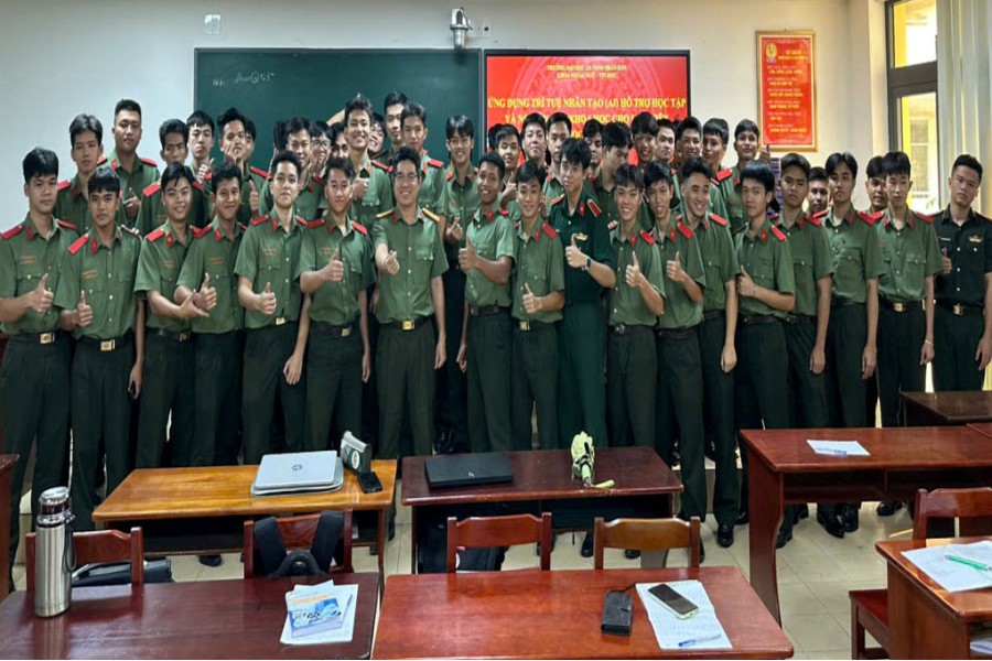 Khoa Ngoại ngữ - Tin học tổ chức ngoại khóa bồi dưỡng ứng dụng Trí tuệ nhân tạo (AI) hỗ trợ học tập và nghiên cứu khoa học cho học viên Trường Đại học An ninh nhân dân