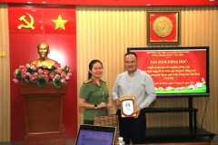 Khoa Ngoại ngữ - Tin học tổ chức Tọa đàm “Thiết kế câu hỏi trắc nghiệm Tiếng Anh theo định dạng đề thi đánh giá năng lực Tiếng Anh theo Khung năng lực Ngoại ngữ 6 bậc dùng cho Việt Nam”