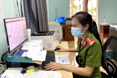 Nữ chiến sĩ Công an người XTiêng gương mẫu,  nhiệt tình với công việc ở địa bàn cơ sở