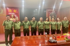 Đồng chí Hiệu trưởng nghe báo cáo Công tác trọng tâm năm học 2021 của Khoa Tâm lý