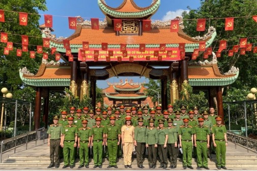 Hoạt động nghiên cứu thực tế ý nghĩa của lớp Trung cấp Lý luận chính trị, khoá 2, hệ tập trung, lớp thứ 9 (T04.TCCT.K2.TT9)