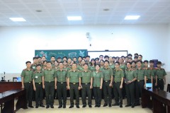 Câu lạc bộ Pháp luật tổ chức toạ đàm "Trao đổi kinh nghiệm học tập, nghiên cứu các môn khoa học pháp lý"