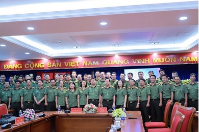 Trường Đại học An ninh nhân dân tổ chức cho lớp Bồi dưỡng, cập nhật kiến thức mới, kiến thức nâng cao cho Phó Trưởng phòng và tương đương (lĩnh vực An ninh) Khóa 2 năm học 2024 – 2025 tham quan, trao đổi kinh nghiệm thực tế tại Công an tỉnh Bình Dương
