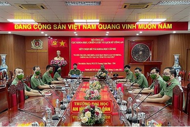 Họp trực tuyến xét chọn đề tài thuộc chương trình trọng điểm Nghiên cứu khoa học cấp Bộ