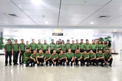 Khoa Quản lý nhà nước về an ninh, trật tự tổ chức tham quan thực tế  tìm hiểu kiến thức môn học Quản lý nhà nước về an ninh, trật tự  đối với hoạt động xuất, nhập cảnh cho học viên lớp Cao học 16B 