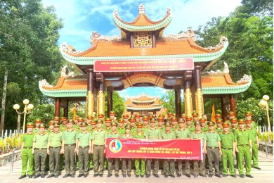 Khoa Quản lý nhà nước về an ninh, trật tự tổ chức cho học viên Lớp Trung cấp lý luận chính trị khóa 1, hệ tập trung, lớp 2 đi nghiên cứu thực tế tại Khu Di tích lịch sử Địa đạo Củ Chi, Thành phố Hồ Chí Minh