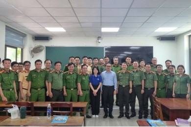 Trường Đại học An ninh nhân dân tổ chức chương trình nghiên cứu thực tế cho Lớp Trung cấp lý luận chính trị khóa 2, hệ tập trung, lớp thứ 12