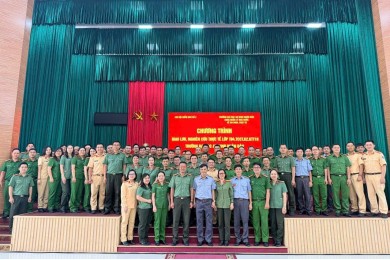 Trường Đại học An ninh nhân dân tổ chức chương trình nghiên cứu thực tế cho lớp trung cấp lý luận chính trị khóa 2, hệ không tập trung, lớp thứ 10