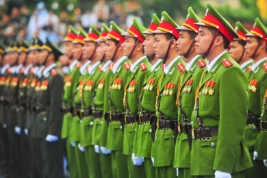 Công an nhân dân nêu gương “vì dân mà phục vụ, dựa vào nhân dân mà làm việc”