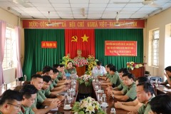 Trường Đại học An ninh nhân dân tổ chức về nguồn và gặp mặt, làm việc với Công an xã Thạnh Trị, Thị xã Kiến Tường, tỉnh Long An