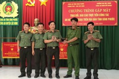 Khoa An ninh đối ngoại, Trường Đại học An ninh nhân dân tổ chức tham quan, báo cáo thực tế cho học viên lớp VB2-T2D tại Công an huyện Lộc Ninh, tỉnh Bình Phước