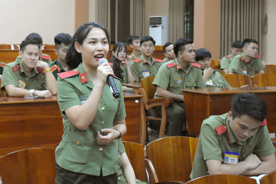 Tổ chức trọng thể Buổi gặp mặt truyền thống nhân kỷ niệm 69 năm ngày truyền thống của lực lượng An ninh điều tra tại Trường Đại học An ninh nhân dân