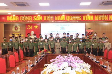 Khoa An ninh điều tra tổ chức chương trình gặp mặt và giao lưu chào mừng kỷ niệm 70 năm Ngày truyền thống lực lượng An ninh điều tra (31/12/1951 - 31/12/2021)