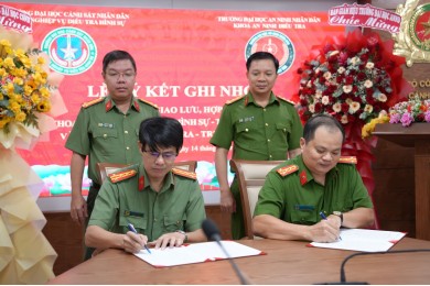 Ký kết ghi nhớ giao lưu, hợp tác giữa Khoa An ninh điều tra, Trường Đại học An ninh nhân dân và Khoa Nghiệp vụ Điều tra hình sự, Trường Đại học Cảnh sát nhân dân