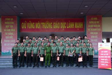 Tổ chức Toạ đàm “Trao đổi, chia sẻ kinh nghiệm về thực tiễn công tác điều tra và thực tập tốt nghiệp” cho học viên lớp VB2D2A và VB2D2B