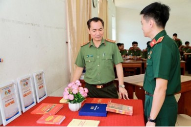 Ngoại khóa: Sinh viên với nhiệm vụ bảo vệ nền tảng tư tưởng của Đảng, đấu tranh phản bác các quan điểm sai trái, thù địch