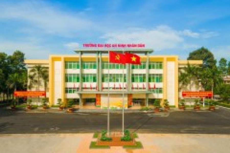 Xây dựng lực lượng Công an nhân dân vững mạnh về đạo đức góp phần phòng, chống suy thoái tư tưởng chính trị, đạo đức, lối sống, những biểu hiện “tự diễn biến”, “tự chuyển hóa” nội bộ hiện nay