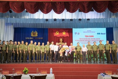 Tọa đàm với chủ đề “Vì một Việt Nam hùng cường, thịnh vượng, hạnh phúc – vai trò của doanh nhân, doanh nghiệp và thanh niên Công an nhân dân”