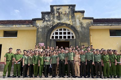 Trường Đại học An ninh nhân dân tích cực quán triệt, vận dụng quan điểm chỉ đạo công tác tư tưởng của Đảng tại Đại hội XIII vào quá trình tổ chức giảng dạy