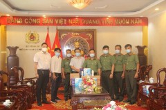 Công ty Cổ phần Univcleaner trân trọng trao tặng 20 thùng dung dịch rửa tay sát khuẩn cho Trường Đại học An ninh nhân dân