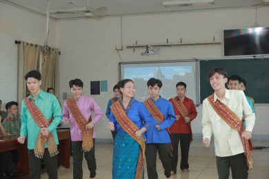 Tiếp tục đổi mới nội dung, hình thức giảng dạy các môn LLCT và KHXHNV, góp phần thực hiện Nghị quyết số 17-NQ/ĐUCA ngày 28/10/2014 của Đảng ủy Công an Trung ương “Về đổi mới căn bản, toàn diện giáo dục và đào tạo trong CAND”
