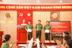 Trường Đại học An ninh nhân dân trao quà hỗ trợ cho gia đình cán bộ, giảng viên của Nhà trường bị ảnh hưởng bởi cơn bão số 3