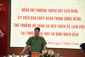 Đồng chí Thượng tướng, PGS. TS Bùi Văn Nam, Ủy viên Trung ương Đảng, Thứ trưởng Bộ Công an đến thăm, làm việc và chúc mừng thầy cô giáo Trường Đại học An ninh nhân dân nhân kỷ niệm 38 năm ngày Nhà giáo Việt Nam (20/11/1982 – 20/11/2020)