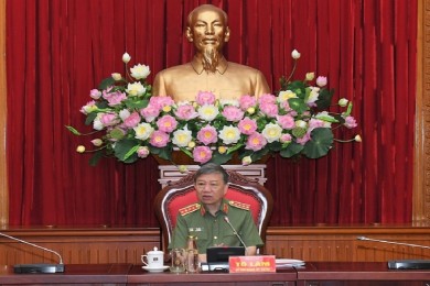 Tiếp tục xây dựng, hoàn thiện pháp luật về an ninh, trật tự