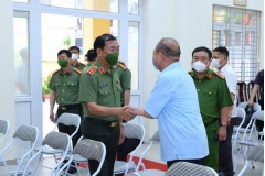 Thứ trưởng Trần Quốc Tỏ tiếp xúc cử tri tại Bắc Ninh