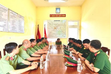 Đảng ủy, Ban Giám hiệu Trường Đại học An ninh nhân dân đến thăm quan, trao đổi kinh nghiệm công tác và khảo sát Trường bắn của Bộ Tư lệnh thành phố Hồ Chí Minh