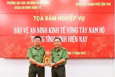 Khoa An ninh kinh tế tổ chức Toạ đàm nghiệp vụ: “Bảo vệ an ninh kinh tế vùng Tây Nam Bộ trong tình hình hiện nay” tại Công an thành phố Cần Thơ